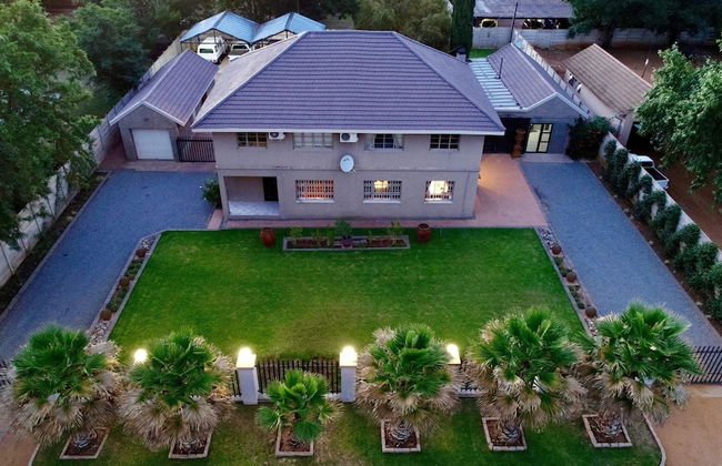 Modern Goldfields Apartments - Photo 13