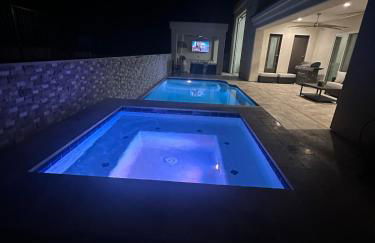 Beautiful New construction home - New Pool & Spa! - Foto 28