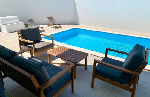 New and modern 3 bedroom Villa with private heated pool near Nazaré - Foto 1