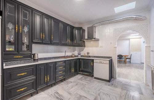 Little Alhambra - Photo 28