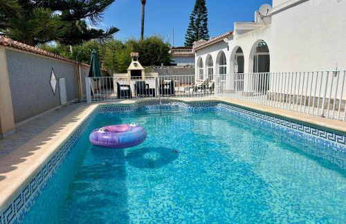 Villa with Pool, Chill-Out & BBQ - Foto 58