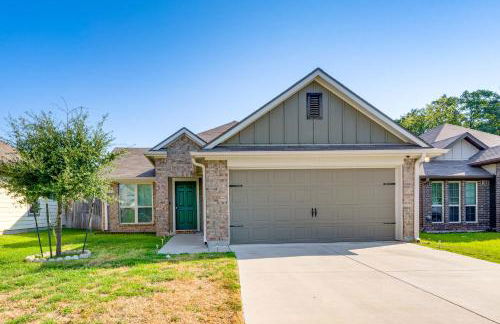 9 Mi to College Station Dog-Friendly Home with Yard - Foto 3