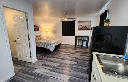 #1 NEW! Couples Getaway Self CheckIn Studio Apt - Photo 1