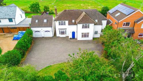 Spacious 5 Bed & Hot Tub Sleeps 12, near Stratford upon Avon - Foto 1