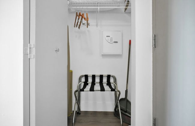 Stunning 12th Floor Studio in the Grove - Foto 13