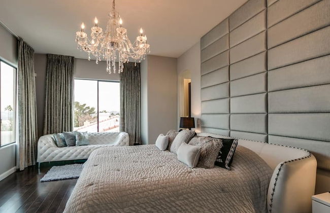 Luxury Contemporary Sanctuary w/ Pool and Views! - Foto 2