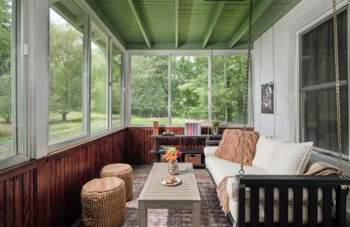 Luxuriously Restored Farm Cabin - Foto 33