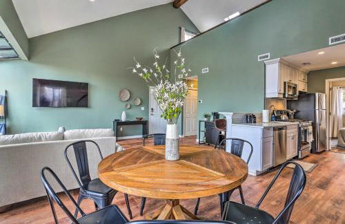 Inviting Vernon Twp Condo with Private Balcony! - Foto 7