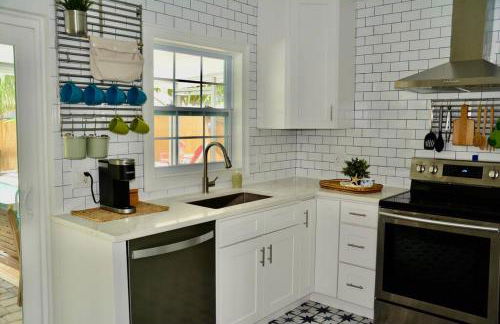 Tropical Retreat Near Beaches, Cruise Terminals - Foto 8