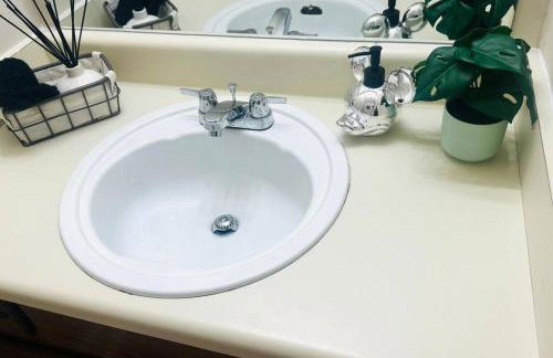 Cozy home with BBQ -5 min Braves - Foto 6