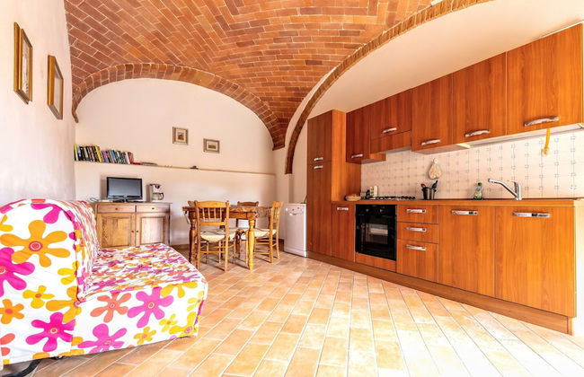 Lovely Farmhouse in Asciano With Swimming Pool - Foto 48