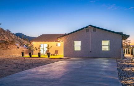 Desert Villa - EV, Hot Tub, Grill, Bar, Games, RV Parking in Twentynine Palms Downtown - Foto 62