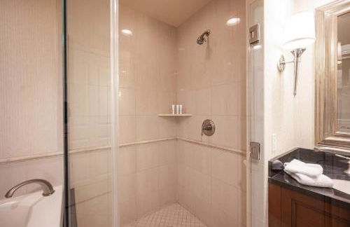 No Resort Fee Strip View Balcony+Free Valet+ Pool - Foto 31