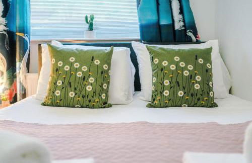 2Bed Bungalow, Free Netflix, Prime, Disney, WiFi, Private Parking - Foto 13