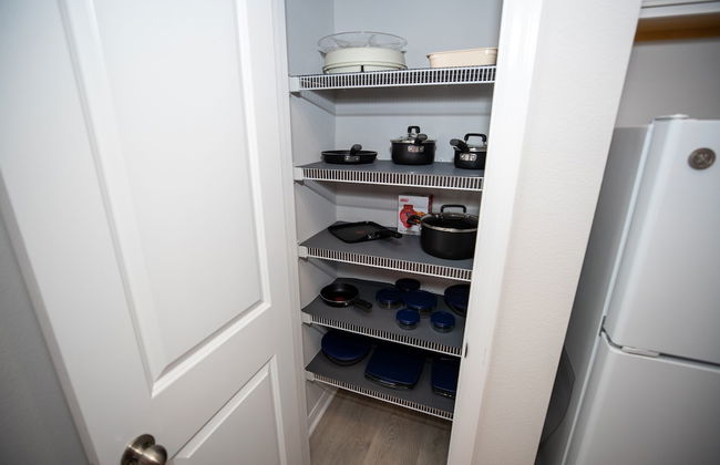 Pet Friendly Modern Zen Studio Retreat W/ Hot Tub! Home by RedAwning - Foto 17