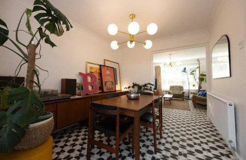 Cosy mid century Stockport with views, dog walks, woodburner - Foto 19