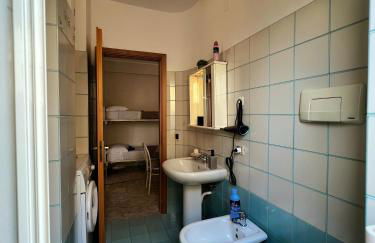 L' Antico Scoglio Appartamenti comfort Nocera Terinese Scalo - 4,7 e 11 Ospiti - Navetta Aeroporto-Stazione & Multi-Destinazioni - Piscina - Spiaggia a 300mt - Giardino e Zona pranzo all'aperto - WiFi & SmartTV - Aria Condizionata - Foto 59