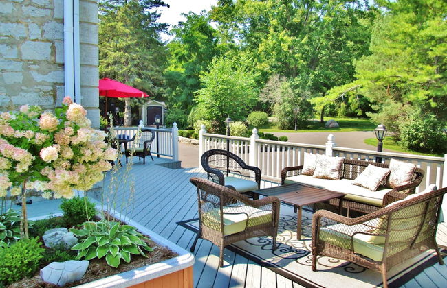 All Suites Whitney Manor - Photo 25