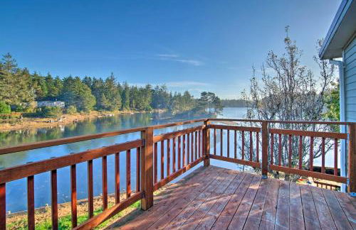 Waterfront North Bend Home 9 Miles into Town - Photo 1