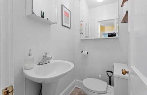 5BR 3BA Family Retreat 2 Blocks from Beach - Foto 64