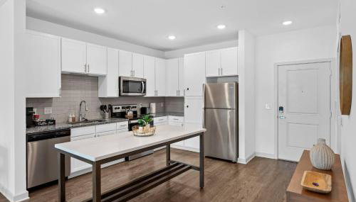 Chic 1BR Apt| King Bed| Pool| Gym| Close 2 Beach. - Foto 5