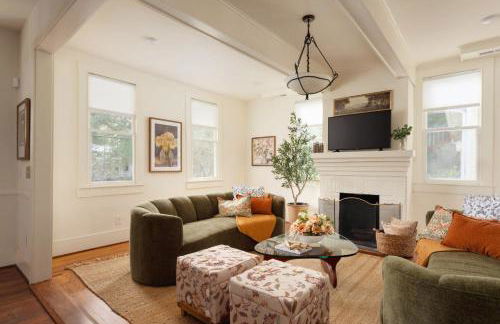 Historic 1897 Bill Murray House, DT Charm, Game Room and Parking - Foto 20