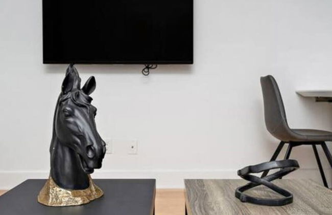 3 Bedroom Penthouse Great for Family Vacation - Photo 79