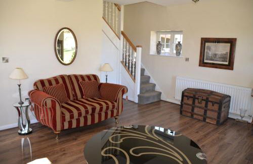 Luxury Old Stone Cottage, Beautifully Presented - Photo 10