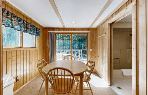 Quaint Lake Escape - Photo 8