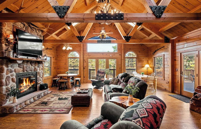 Deer Haven Cabin by Avantstay Waterfront Dock + Firepit - Foto 1