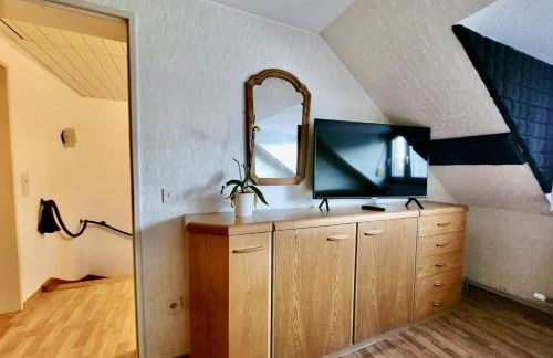 BAT Home Solutions Trier-Euren - alles was ein Hotel nicht bietet - 10 Min zur Altstadt - 98 qm Scheune für 9 Personen mit Sternenhimmel, Wintergarten, Grill und Kino - barrierefrei dank Lift & Auffahrt - Foto 5