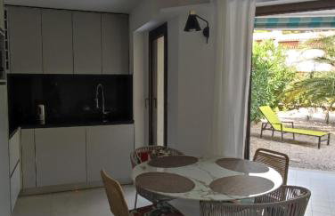 Le Palmier, jardin privatif, plage 200m, centre et restaurants à deux pas, climatisé, wifi, garage, rénové - Foto 2
