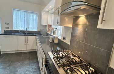 3 Bedroom Lovely Calm Independent Home - Foto 13