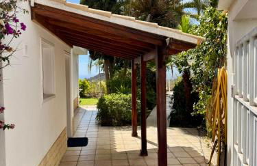 Villa Casa Lilo, en jardin grande,con una gran piscina, con pérgola y barbacoa - Foto 36