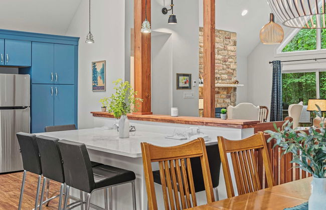 Happy Trails Chalet by Avantstay Sauna + Deck, Private Community Beach Access - Foto 27