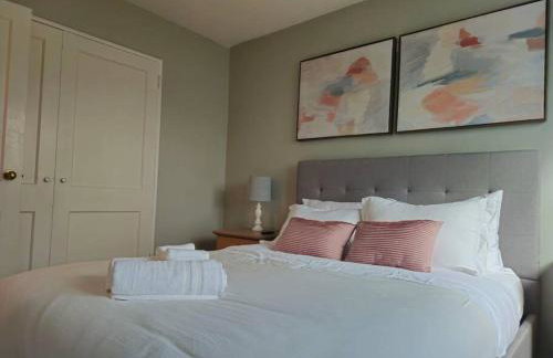 Book Now! 8-Min to Metro - King Bed- Old Town Central Retreat - Floyd's Freedom - - Foto 14