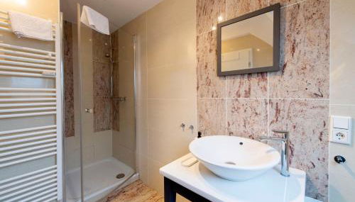 Stay and Work Apartment - 8 single beds - Garage - Foto 3