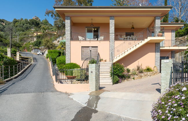 3 bedroom House in Cipressa with garden and terrace - Photo 39