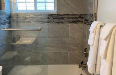 North Bethesda Gem - Entire House 5 min from Metro - Foto 32