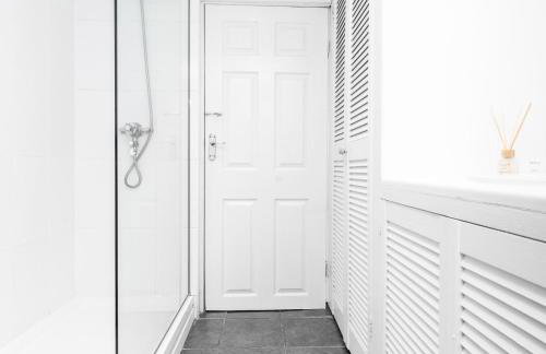 Spacious 3 Bed House - Garden - Netflix - Free Street Parking - Harborne 122G - Foto 25