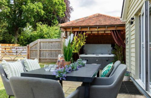 City to Country Retreat Luxury Cottage with Hot Tub - Foto 57