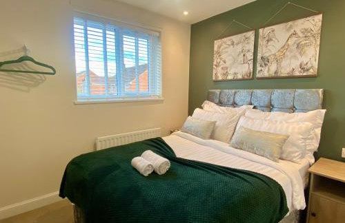 Group Contractor Stay 3 Bed House Bedford Parking WiFi - Foto 13