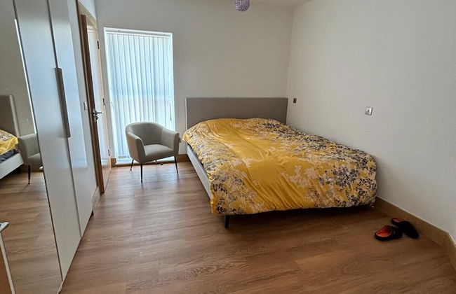 Exquisite Riverside Living in a Stunning Flat - Foto 2