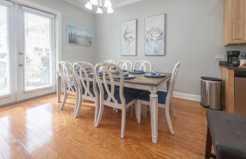 Beach Getaway for 15 A Few Steps from the Sand - Foto 77