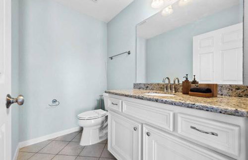 Stunning bayfront home with spacious deck and incredible Galveston Bay views - Foto 44