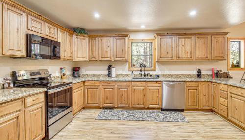 Rustic Lakeside Cabin on 3 Acres with Nature Views! - Foto 4