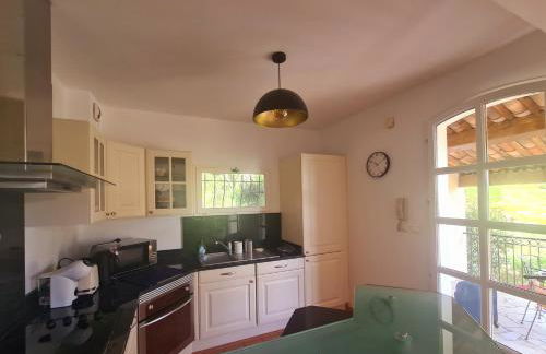 SUPERBE VILLA-DOMAINE AVEC GOLF PISCINE ET TENNIS - Foto 25