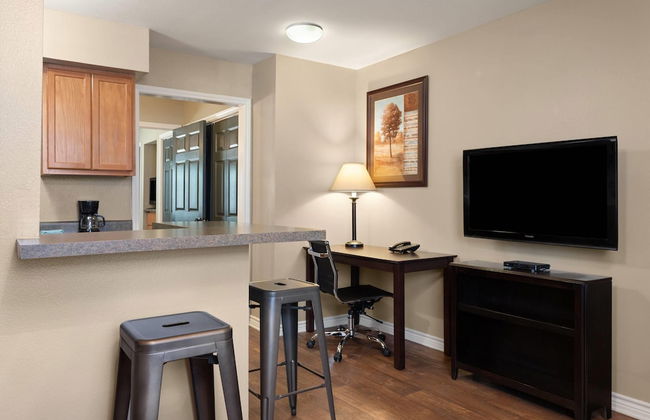 Eagle's Den Suites Carrizo Springs a Travelodge by Wyndham - Foto 12