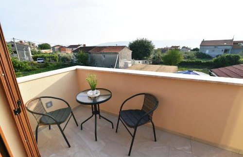 Villa Muskatel KRK -with heated covered pool - Photo 45