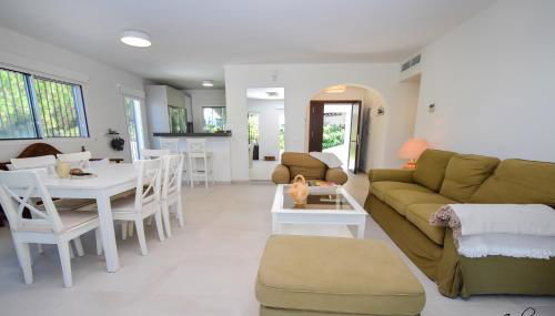 Great Villa Near Beach and Marbella - Photo 5